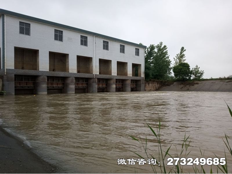 麦盖提县泵站进水闸